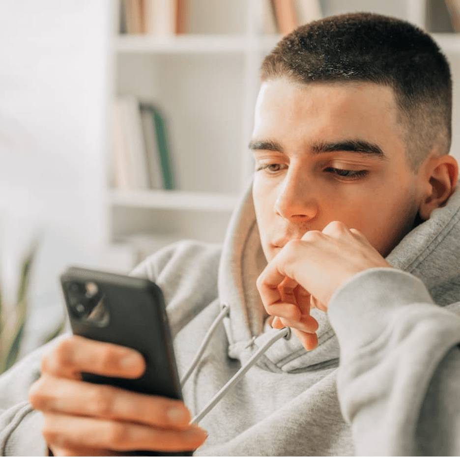 Young Adults Find Relief from Depression with App-Based Interventions 